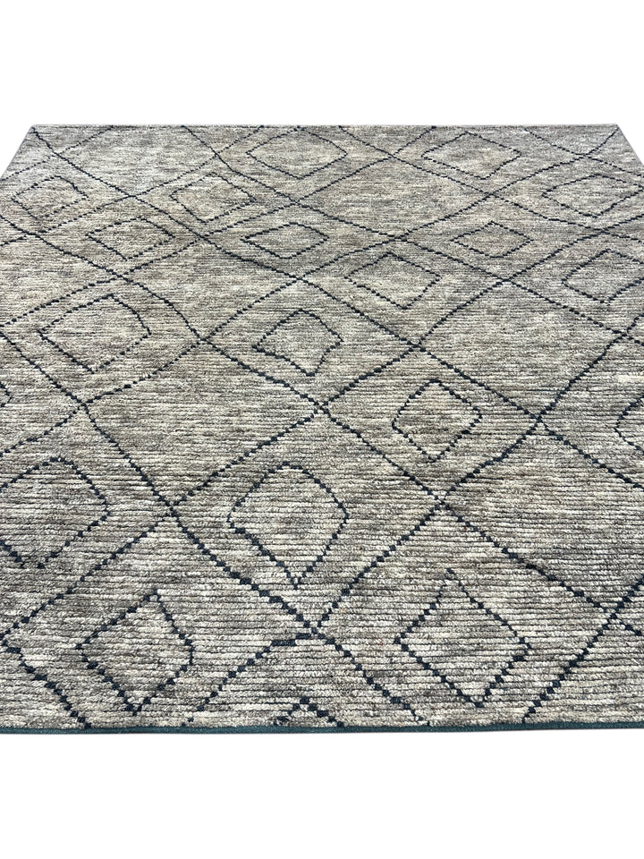 Gray &amp; Charcoal Geometric Diamond - Moroccan Style - Wool Rug – 8’11” x 9’1”