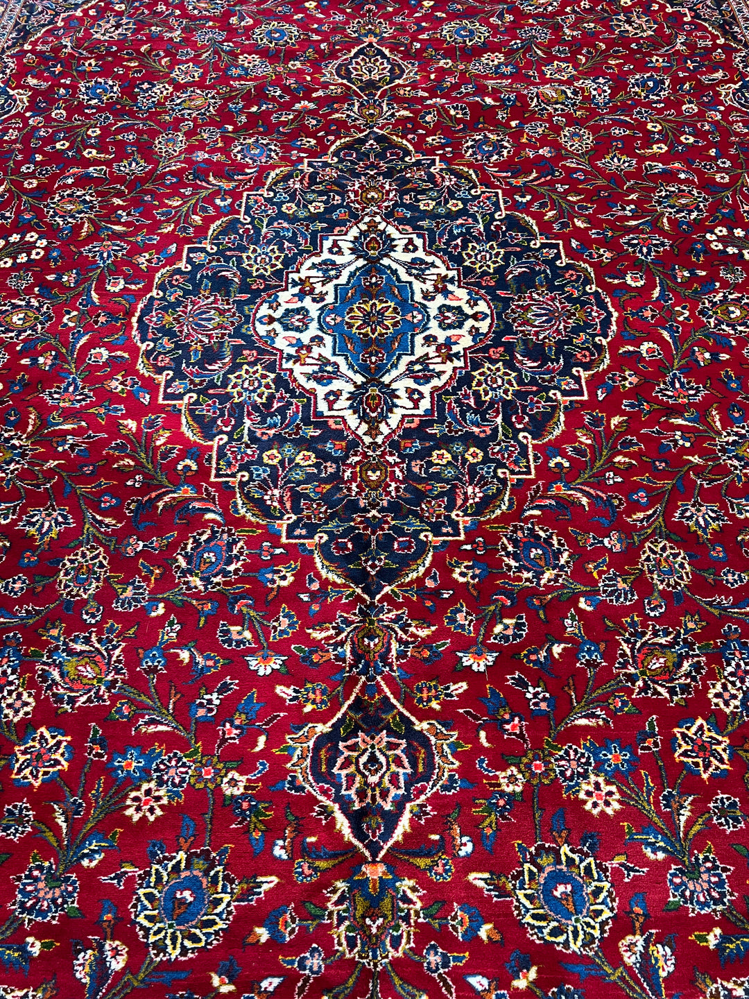 Red &amp; Navy Kashan Style Medallion Rug – 11’1” x 16’7”