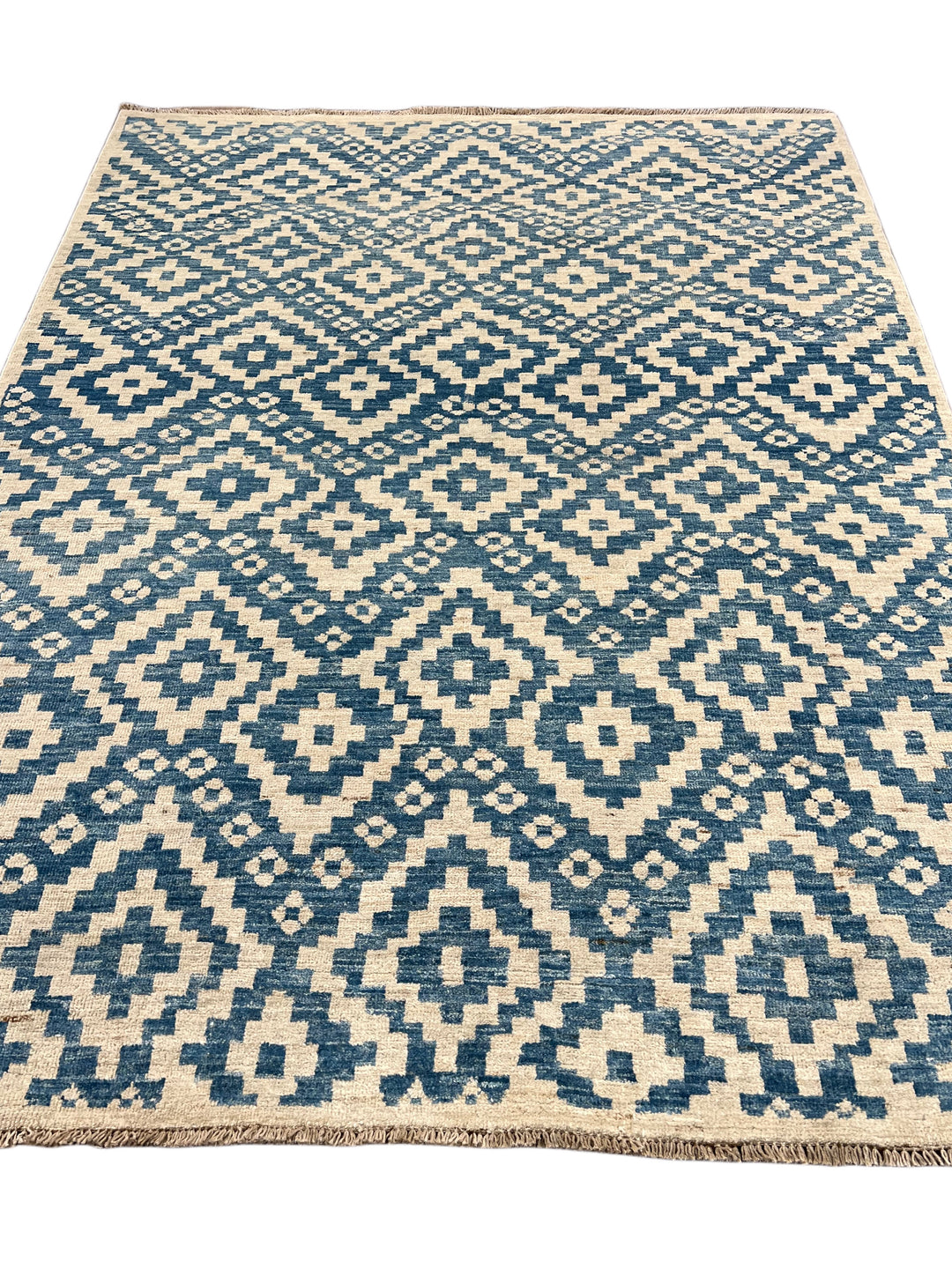 The Santorini – Ocean Blue &amp; Ivory Geometric Rug – 5’0” x 6’5”
