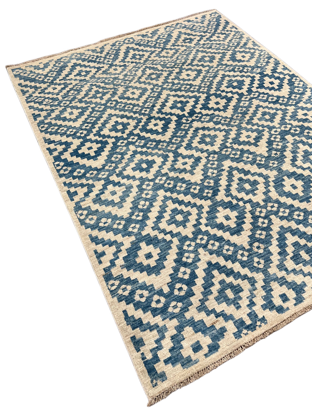 The Santorini – Ocean Blue &amp; Ivory Geometric Rug – 5’0” x 6’5”
