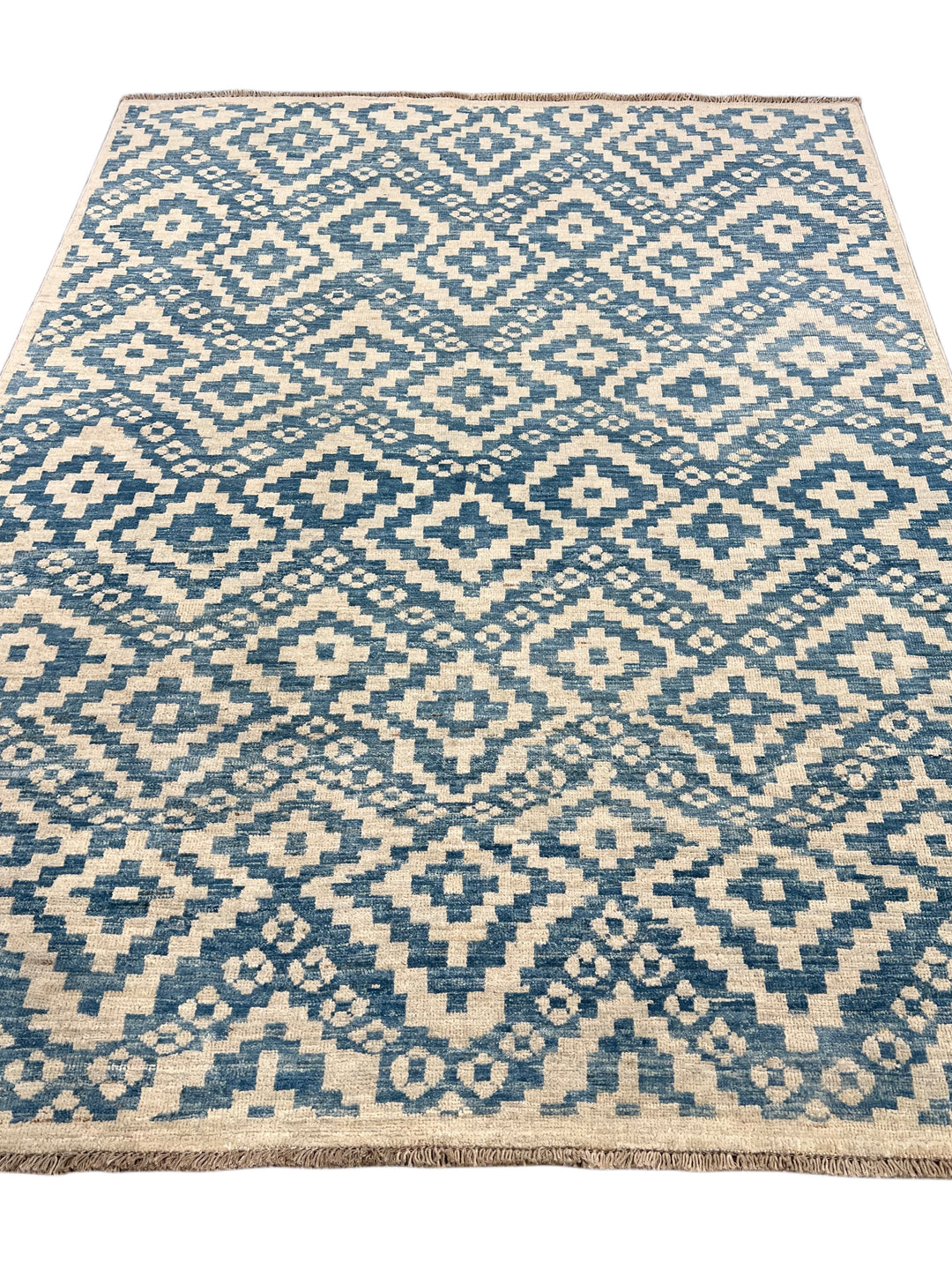 The Santorini – Ocean Blue &amp; Ivory Geometric Rug – 5’0” x 6’5”