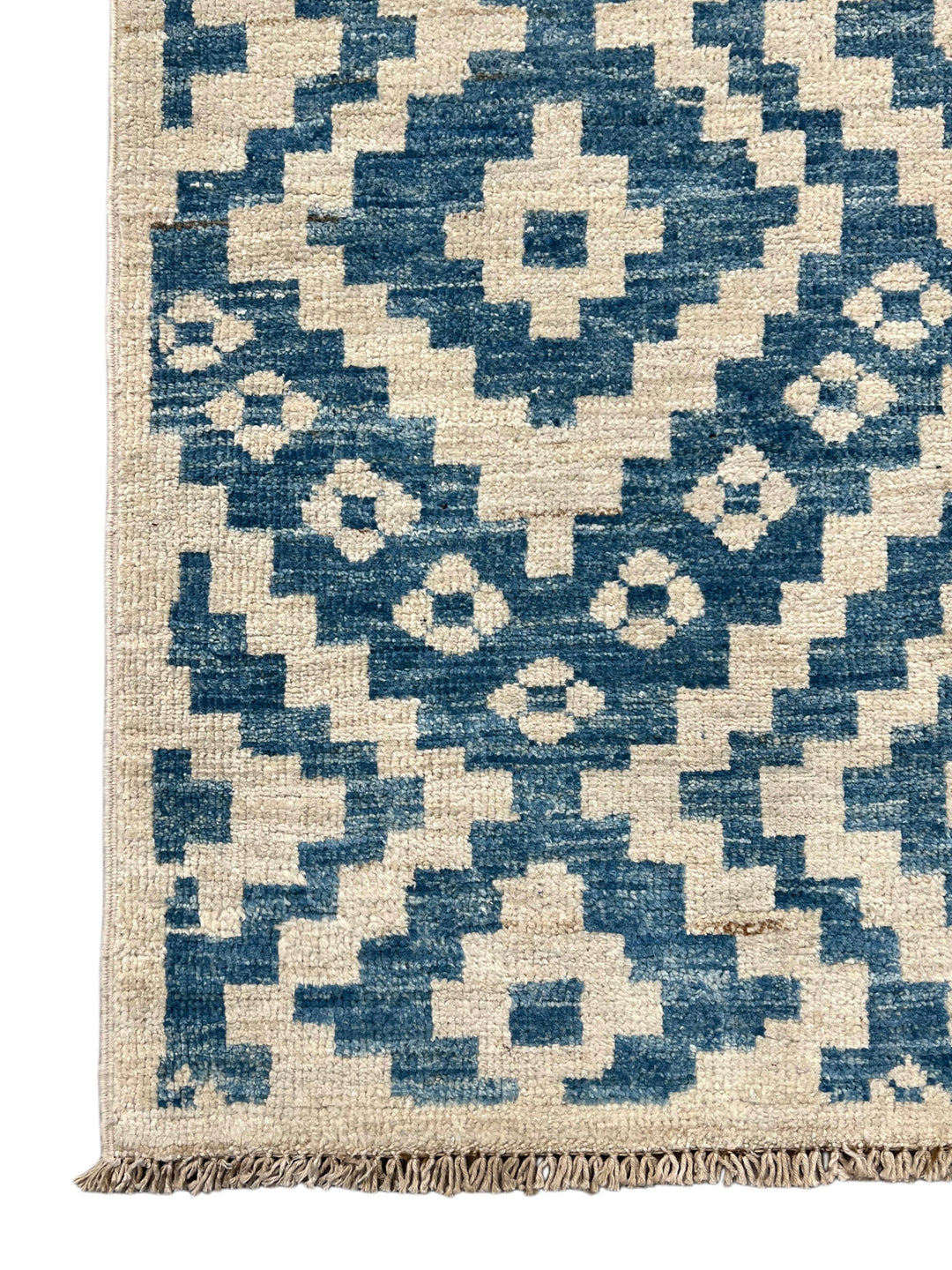 The Santorini – Ocean Blue &amp; Ivory Geometric Rug – 5’0” x 6’5”