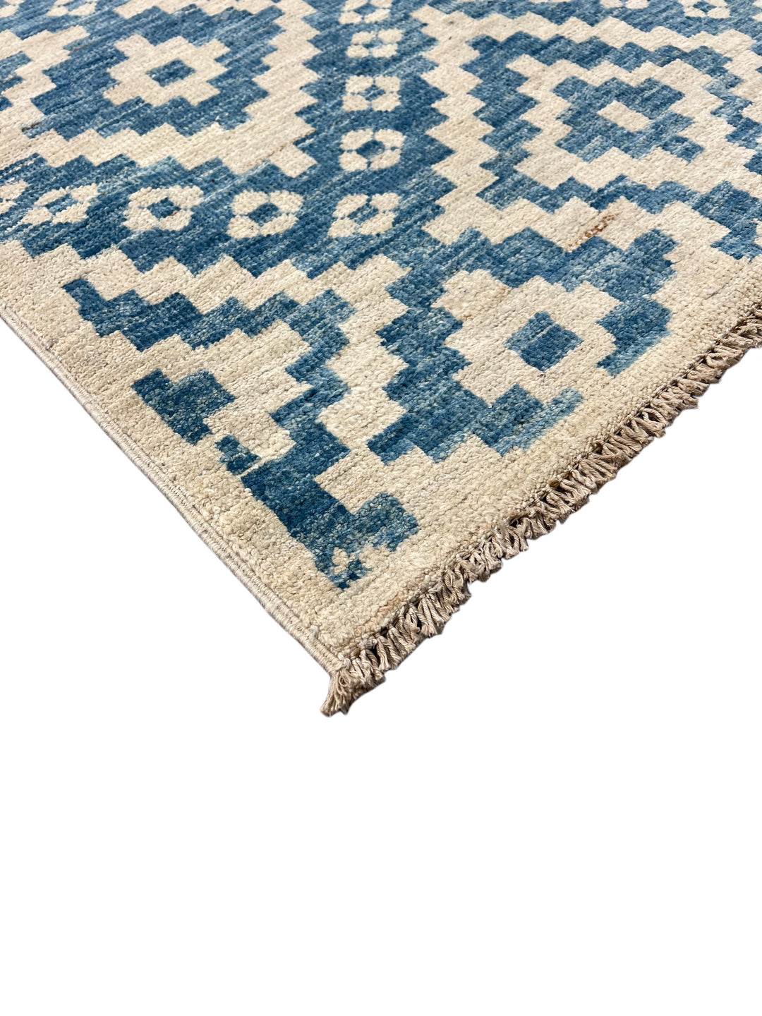 The Santorini – Ocean Blue &amp; Ivory Geometric Rug – 5’0” x 6’5”