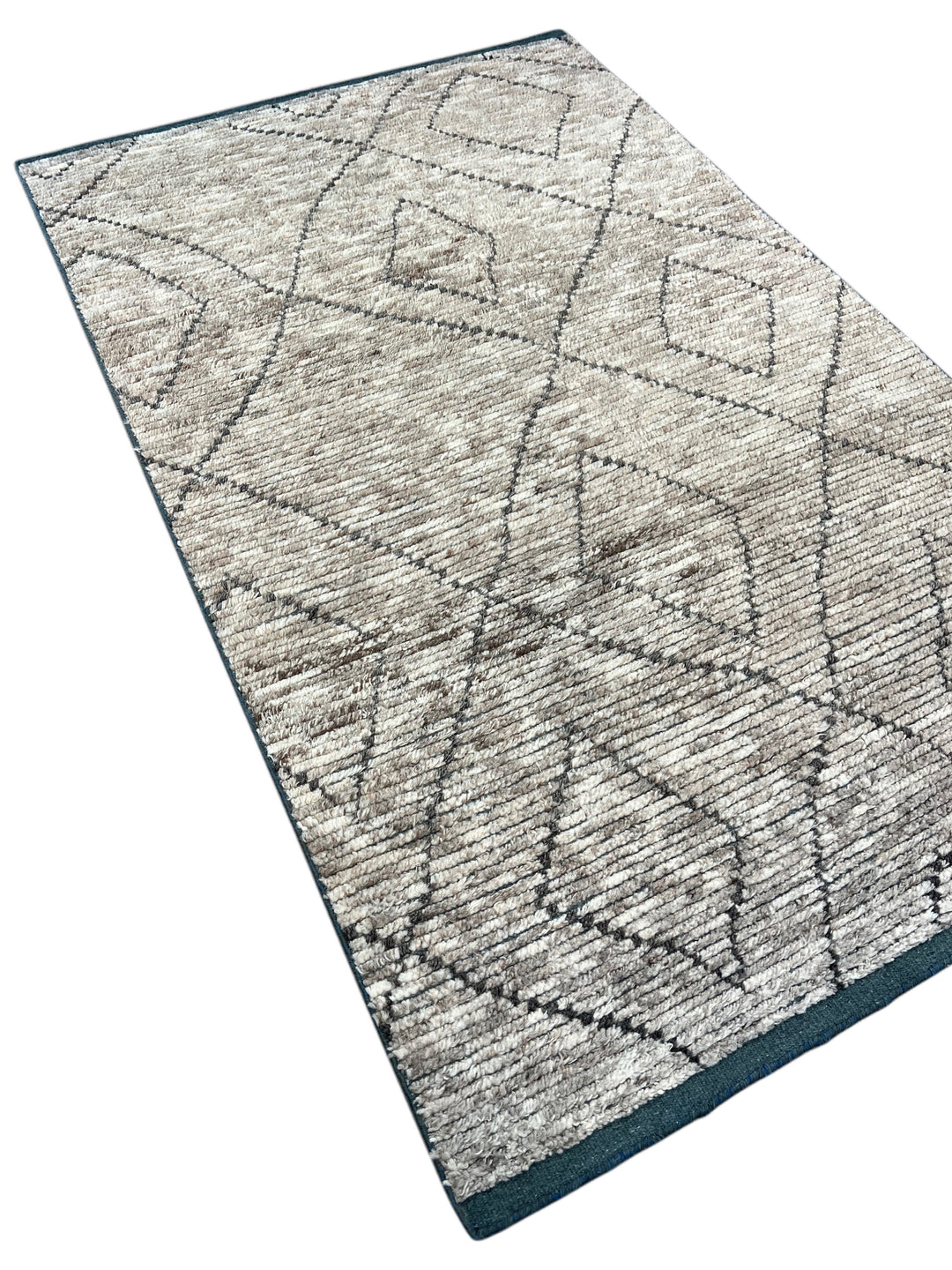 Atlas – Ivory &amp; Charcoal Moroccan Style Rug – 4’5” x 7’2”