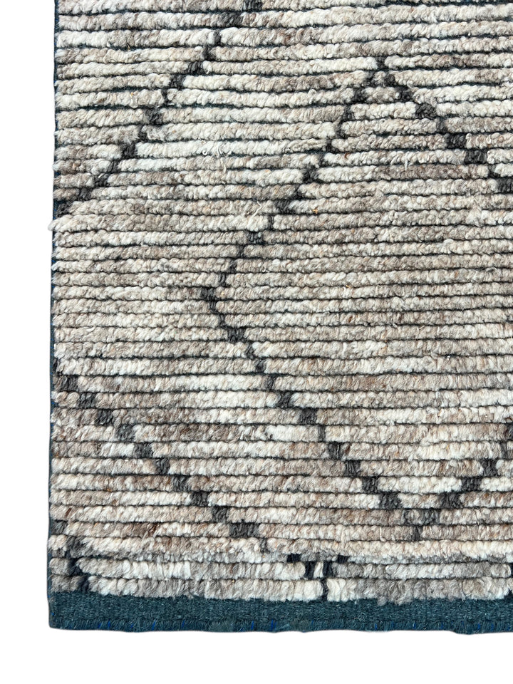 Atlas – Ivory &amp; Charcoal Moroccan Style Rug – 4’5” x 7’2”