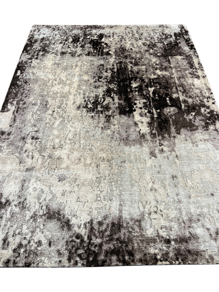 Silver Eclipse - Silver Gray &amp; Charcoal Abstract Modern Rug – 5’8” x 8’0”