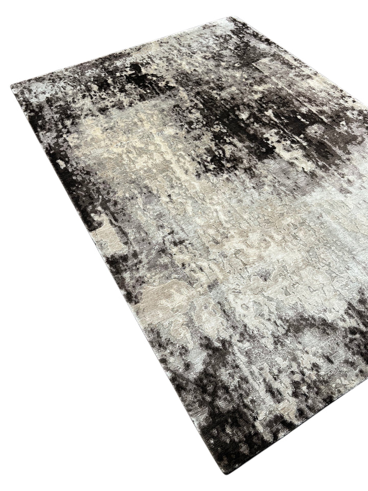 Silver Eclipse - Silver Gray &amp; Charcoal Abstract Modern Rug – 5’8” x 8’0”