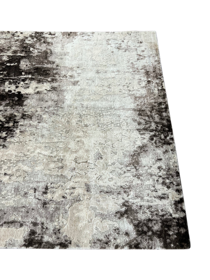 Silver Eclipse - Silver Gray &amp; Charcoal Abstract Modern Rug – 5’8” x 8’0”