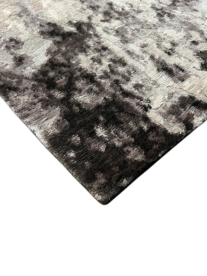 Silver Eclipse - Silver Gray &amp; Charcoal Abstract Modern Rug – 5’8” x 8’0”