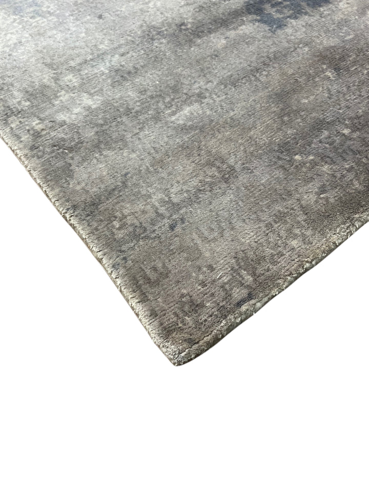 Silver Horizon - Dusty Blue &amp; Smoky Lavender Abstract Modern Rug – 5’7” x 7’5”