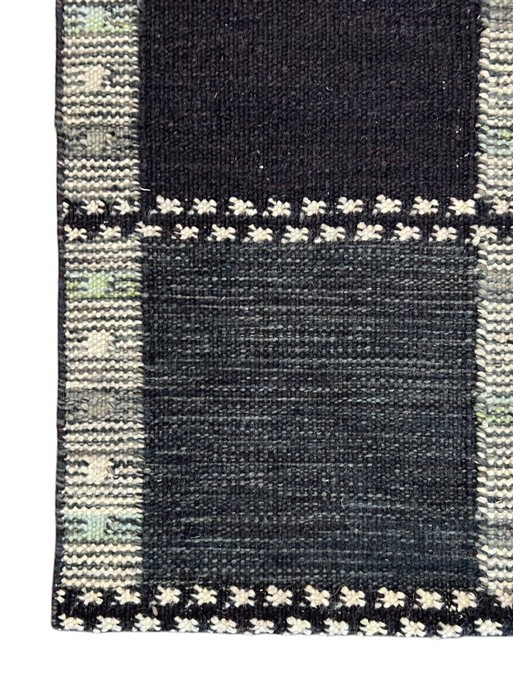 Midnight Tartan - Navy Blue &amp; Charcoal Geometric Flatweave Rug – 8’3” x 10’2”