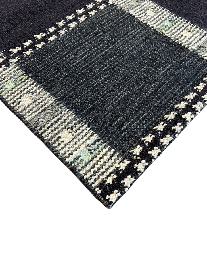 Midnight Tartan - Navy Blue &amp; Charcoal Geometric Flatweave Rug – 8’3” x 10’2”