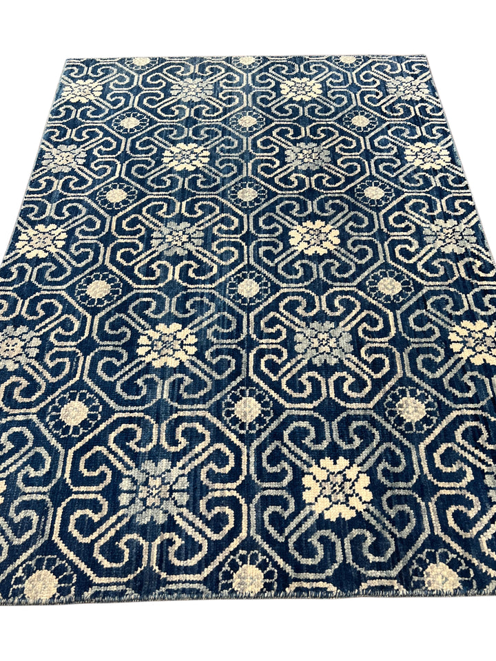 The Midnight Arabesque – Navy Blue, Ivory &amp; Soft Blue Ornamental Rug – 4’5” x 6’0”