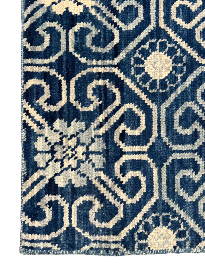 The Midnight Arabesque – Navy Blue, Ivory &amp; Soft Blue Ornamental Rug – 4’5” x 6’0”
