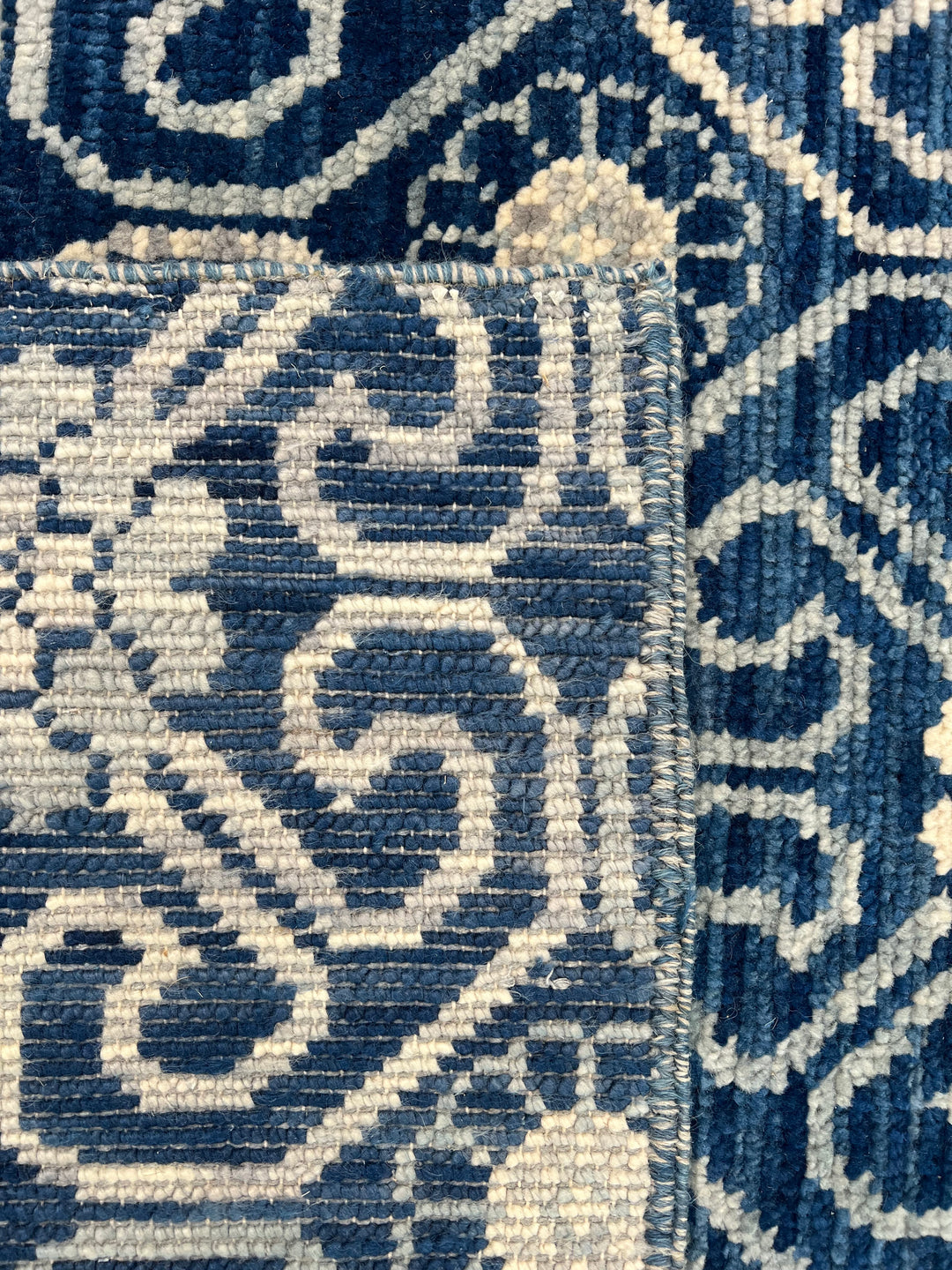 The Midnight Arabesque – Navy Blue, Ivory &amp; Soft Blue Ornamental Rug – 4’5” x 6’0”