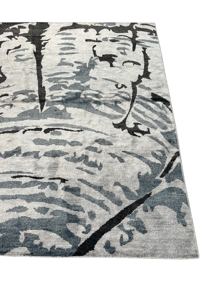 Silver Reverie - Silver Grey &amp; Charcoal Abstract Modern Rug  – 6’5” x 7’6”