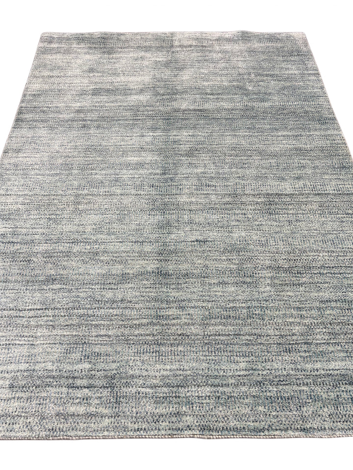 Silver Mist – Soft Blue &amp; Silver Gray Modern Textured Rug – 5’2” x 7’1”
