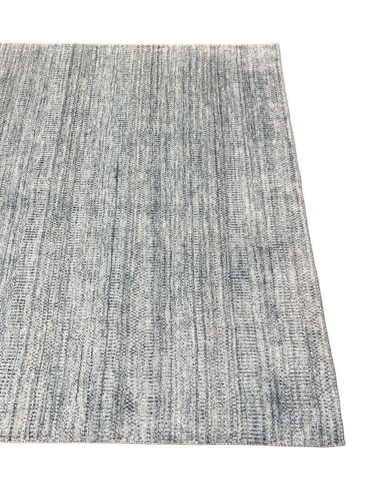 Silver Mist – Soft Blue &amp; Silver Gray Modern Textured Rug – 5’2” x 7’1”