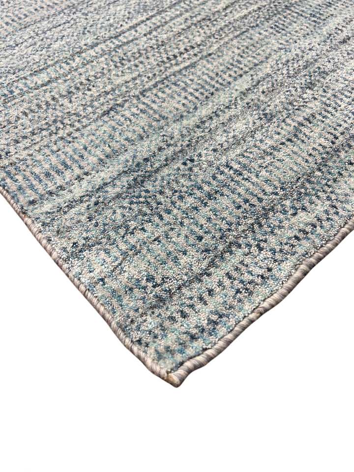 Silver Mist – Soft Blue &amp; Silver Gray Modern Textured Rug – 5’2” x 7’1”