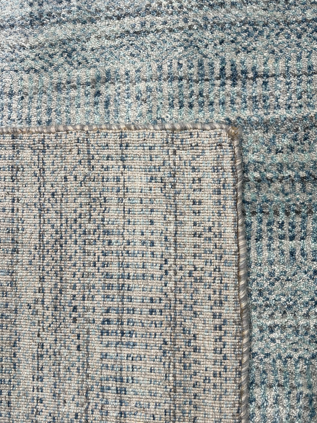 Silver Mist – Soft Blue &amp; Silver Gray Modern Textured Rug – 5’2” x 7’1”