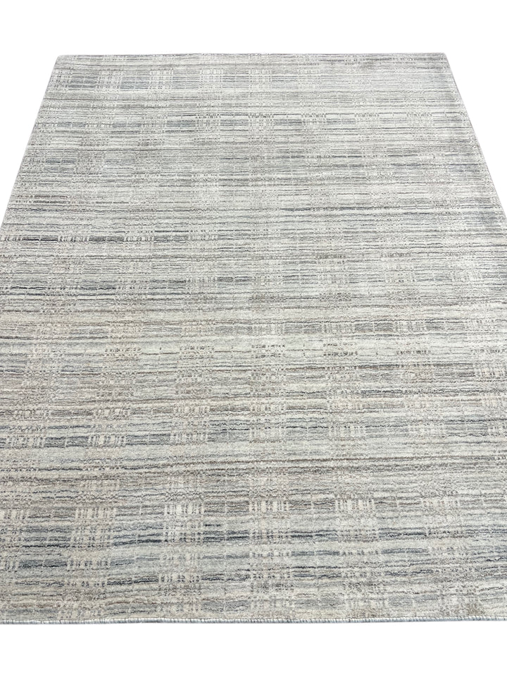 Avelune – Ivory &amp; Silver Gray Abstract Textured Modern Rug – 5’3” x 7’0”
