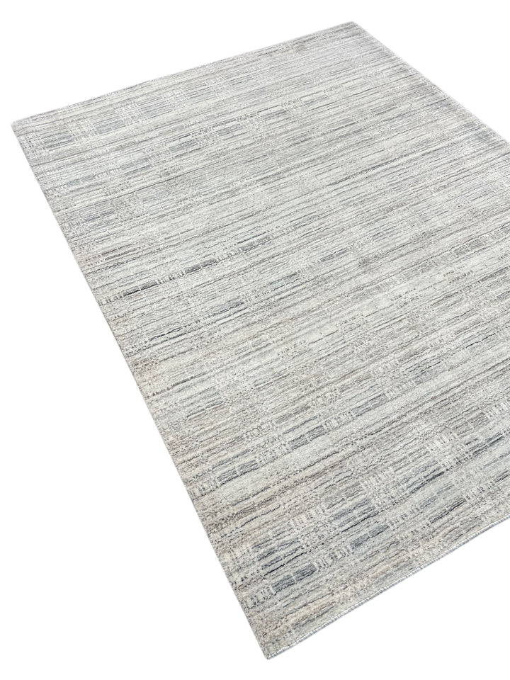 Avelune – Ivory &amp; Silver Gray Abstract Textured Modern Rug – 5’3” x 7’0”