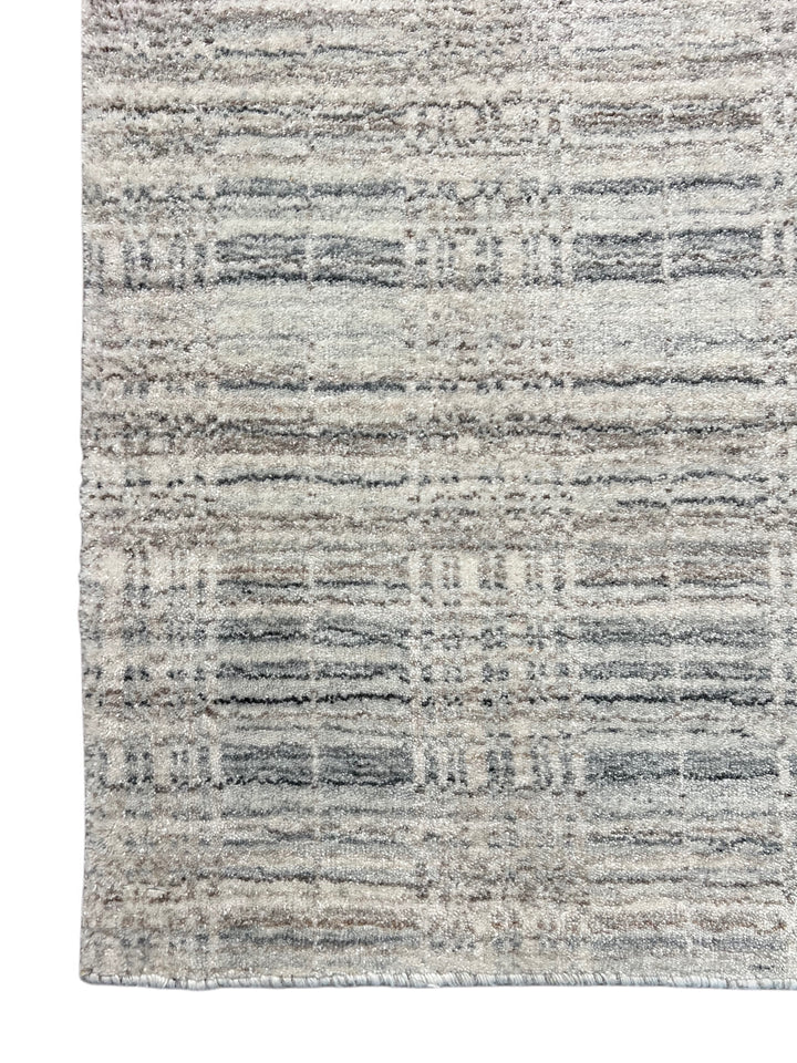 Avelune – Ivory &amp; Silver Gray Abstract Textured Modern Rug – 5’3” x 7’0”