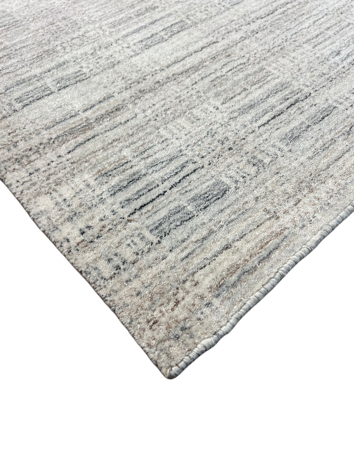 Avelune – Ivory &amp; Silver Gray Abstract Textured Modern Rug – 5’3” x 7’0”