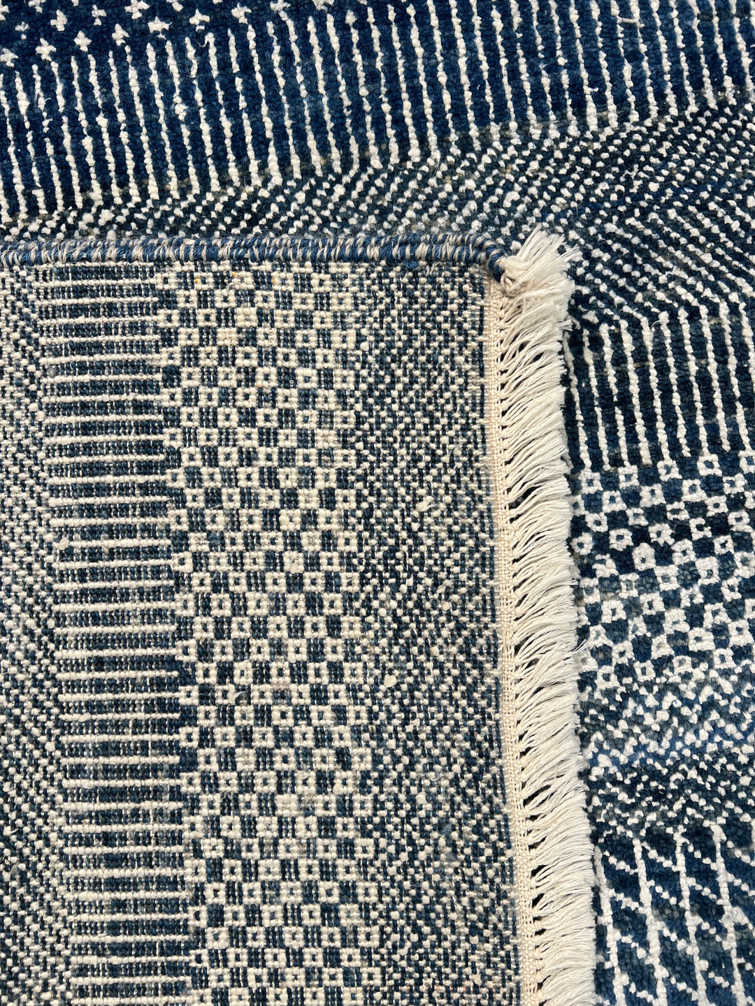 Indigo Cadence – Navy Blue &amp; Ivory Geometric Striped Modern Rug – 6’0” x 9’0”
