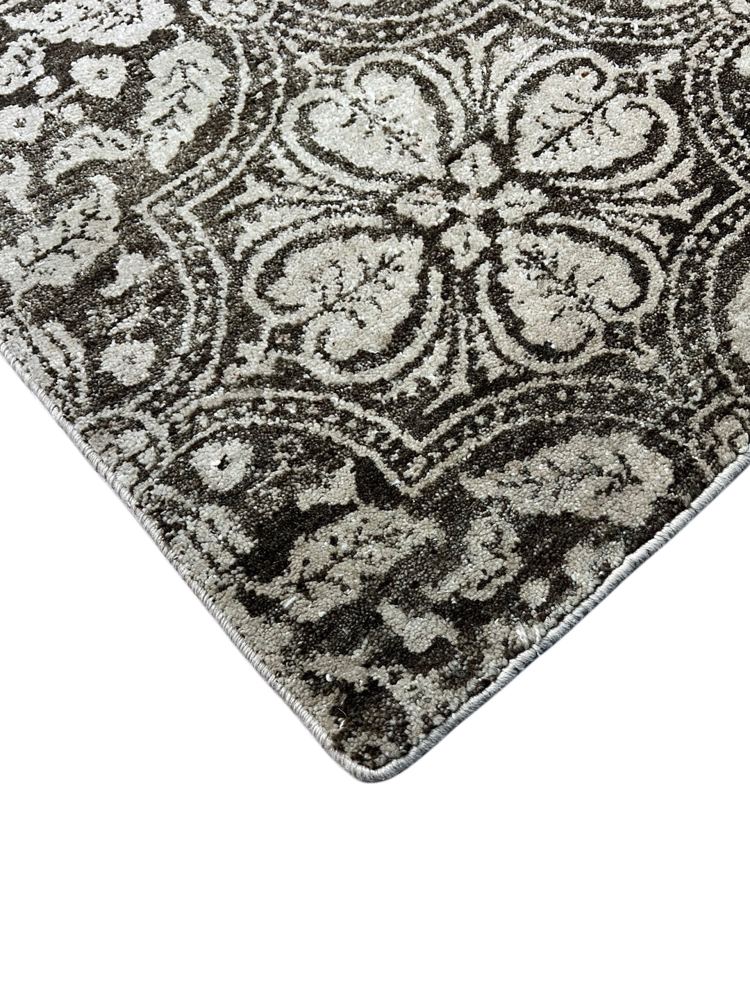 Noir Fleur - Charcoal Black &amp; Ivory Floral Pattern Rug – 5’7” x 8’0”