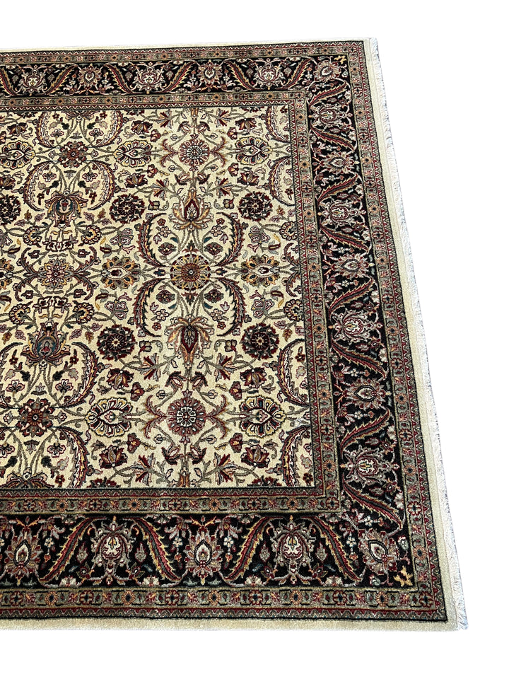 Majestic Garden - Ivory &amp; Black Traditional Floral Rug – 5’8” x 8’6”