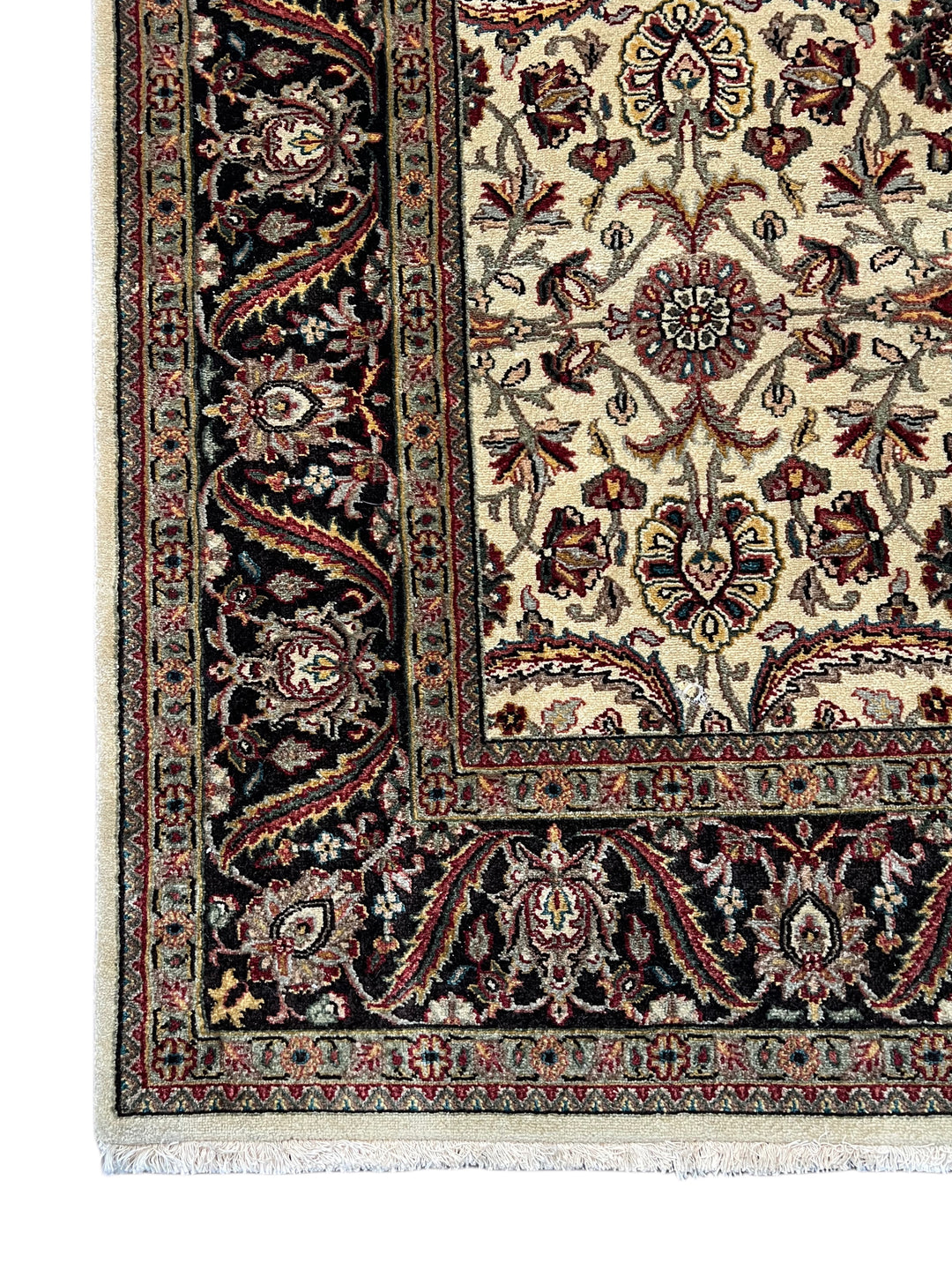 Majestic Garden - Ivory &amp; Black Traditional Floral Rug – 5’8” x 8’6”