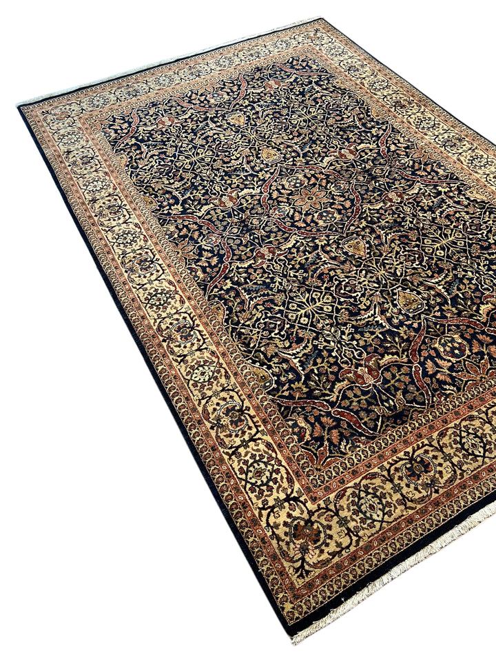Midnight Royal Heritage – Navy Blue &amp; Ivory Traditional Floral Rug – 6’1” x 8’10”