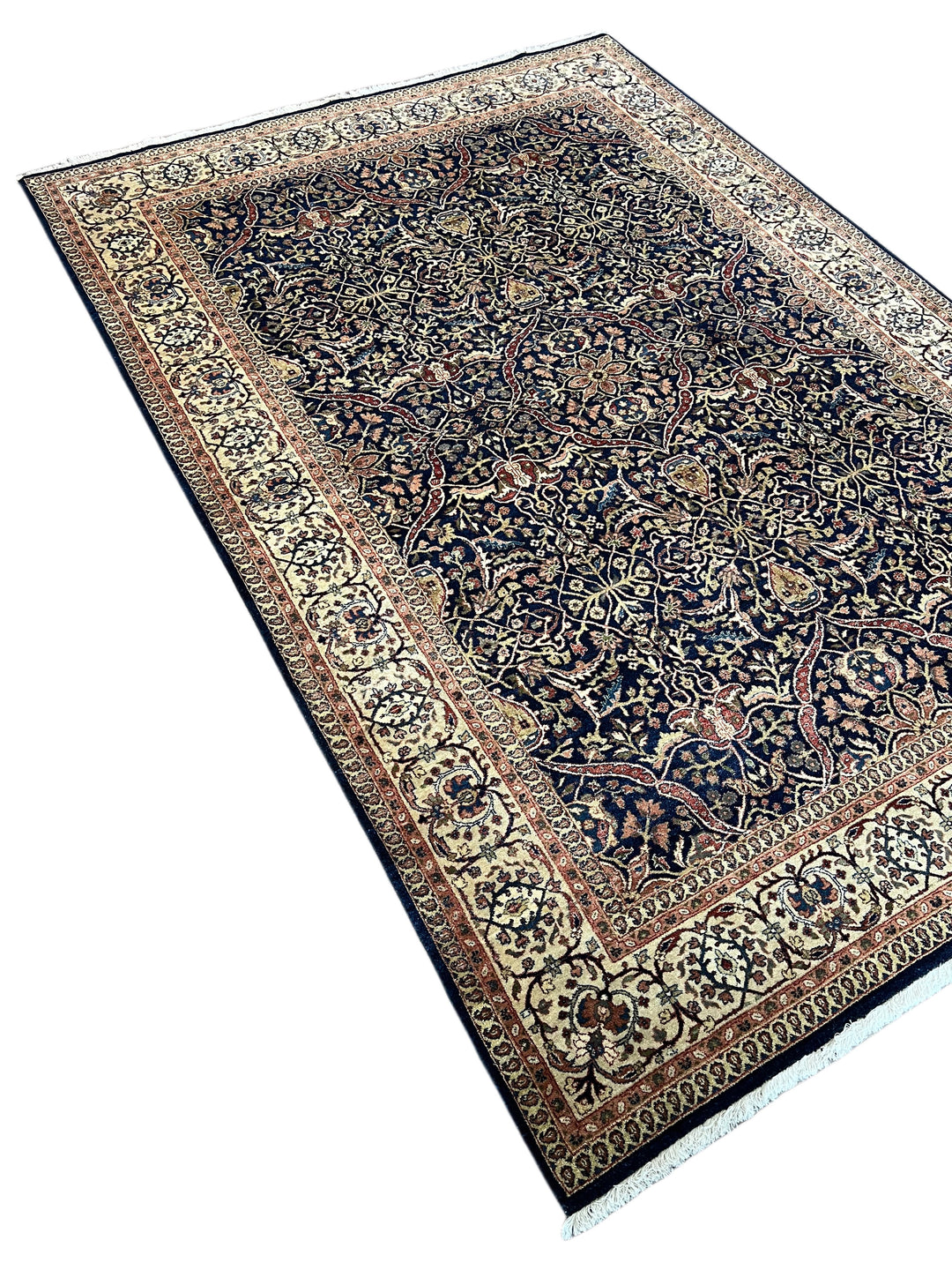 Midnight Royal Heritage – Navy Blue &amp; Ivory Traditional Floral Rug – 6’1” x 8’10”