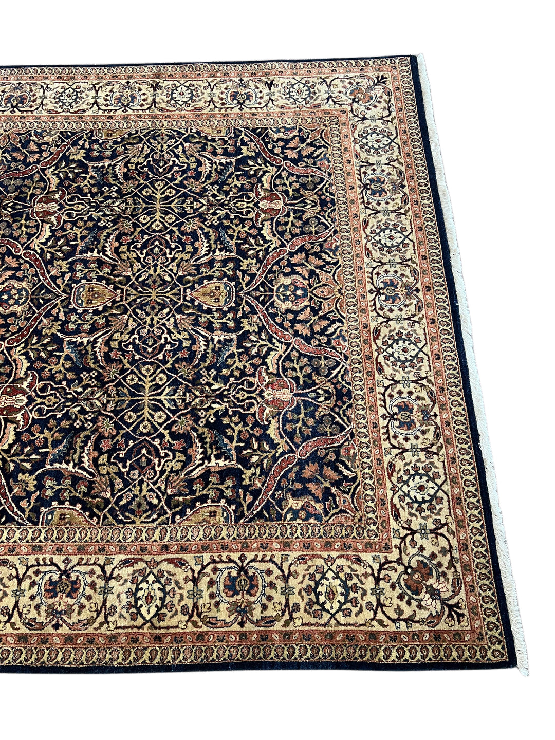 Midnight Royal Heritage – Navy Blue &amp; Ivory Traditional Floral Rug – 6’1” x 8’10”
