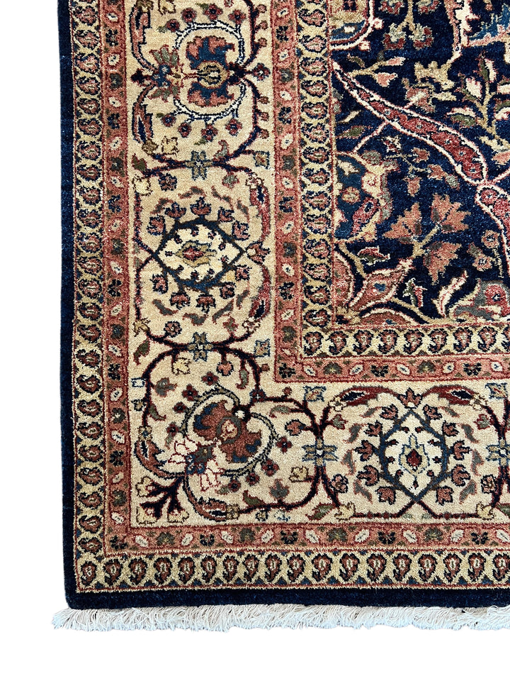Midnight Royal Heritage – Navy Blue &amp; Ivory Traditional Floral Rug – 6’1” x 8’10”
