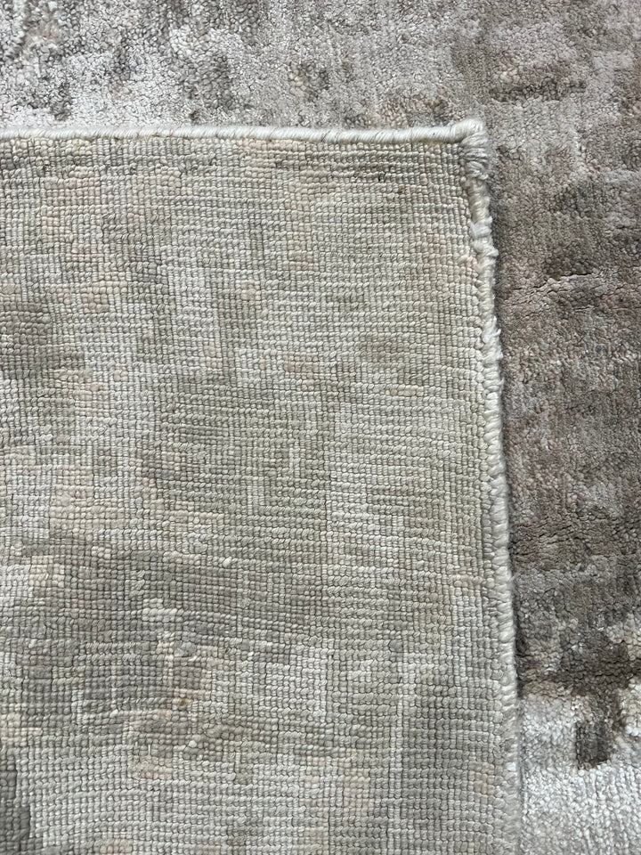 Silver Mist Abstract – Contemporary Gray &amp; Ivory Area Rug – 5’10” x 9’0”