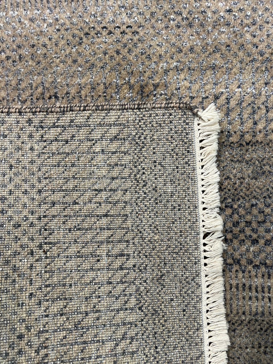 Ashen Strata – Contemporary Grey &amp; Taupe Textured Area Rug – 6&