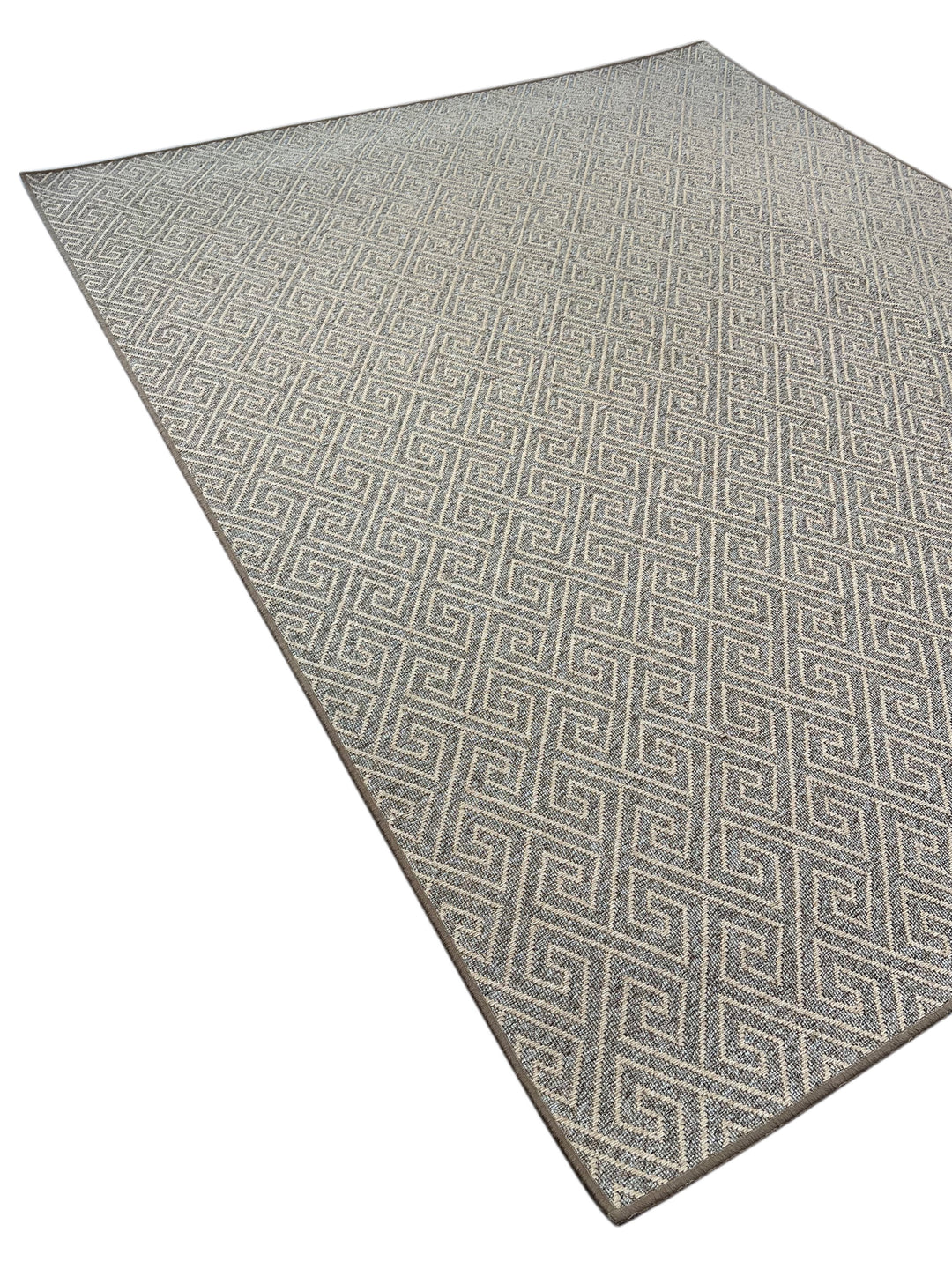 Misty Cadence – Grey Contemporary Textured Polypropylene Carpet – 9’2” x 11’6”