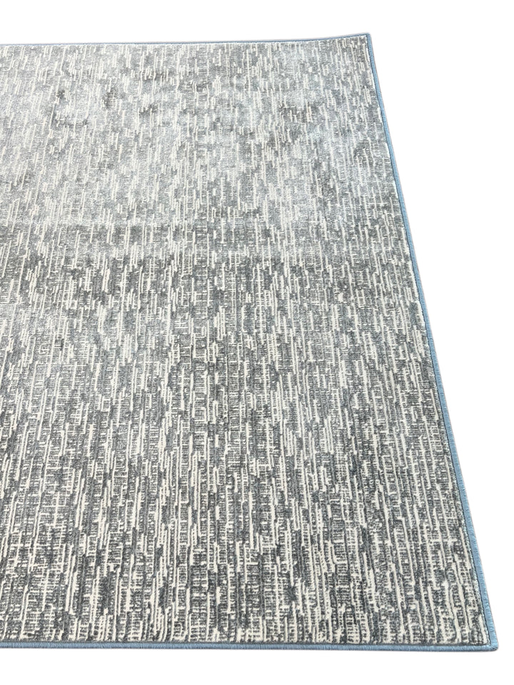 Blue Grey &amp; Ivory Abstract Textured Polypropylene Carpet – Slate Whisper – 7’0” x 9’10”