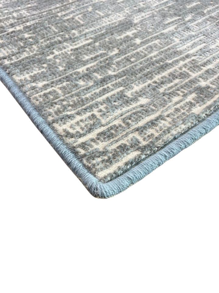 Blue Grey &amp; Ivory Abstract Textured Polypropylene Carpet – Slate Whisper – 7’0” x 9’10”
