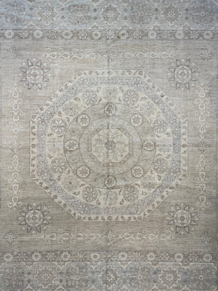 Celestial Mist – Silver Grey &amp; Ivory Medallion Rug – 12’1” x 14’9”