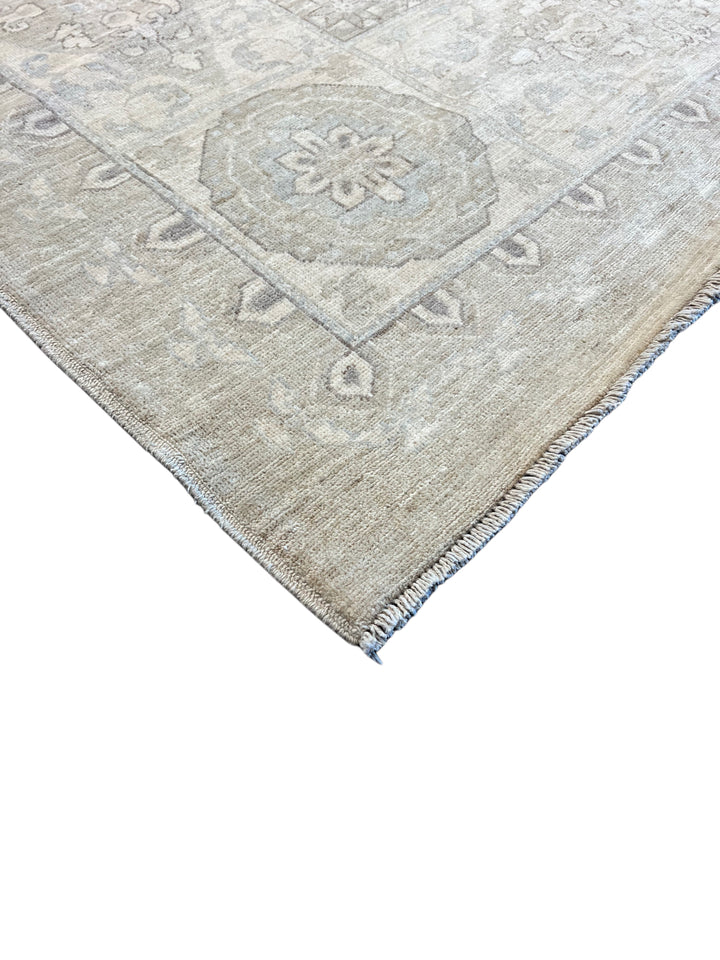 Celestial Mist – Silver Grey &amp; Ivory Medallion Rug – 12’1” x 14’9”