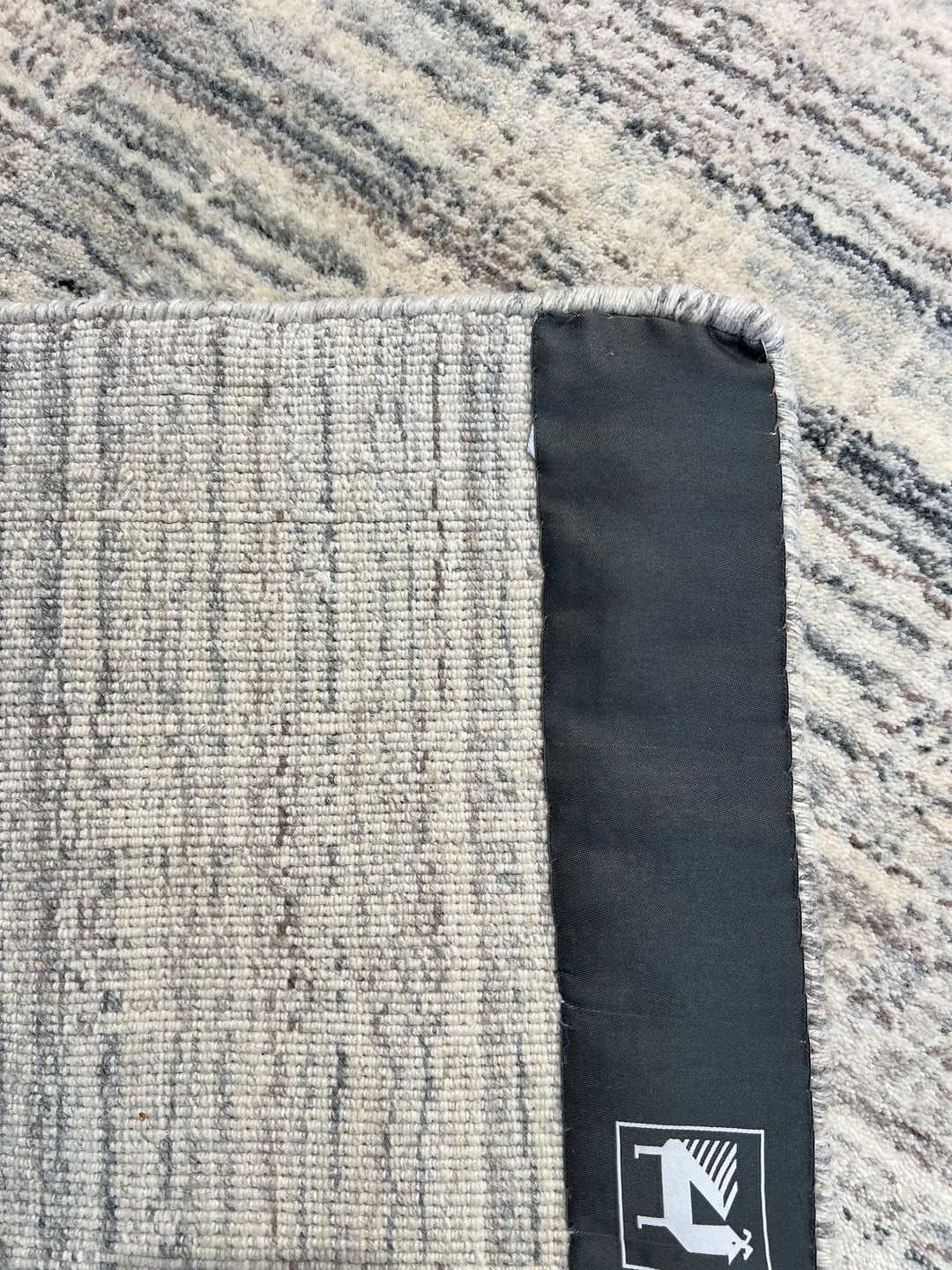 Silver Strata – Contemporary Abstract Linear Design Rug in Silver Grey &amp; Ivory | 11’11” × 14’11”