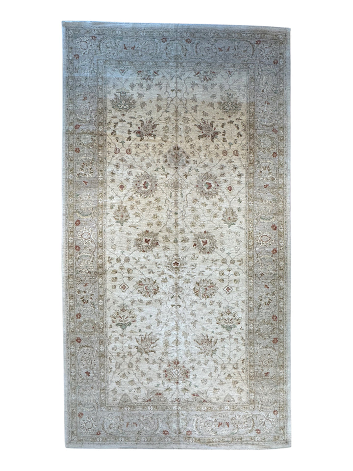 Ivory Elysian – Oversized Ivory &amp; Sage Agra Style Rug | 10’1” × 18’9”