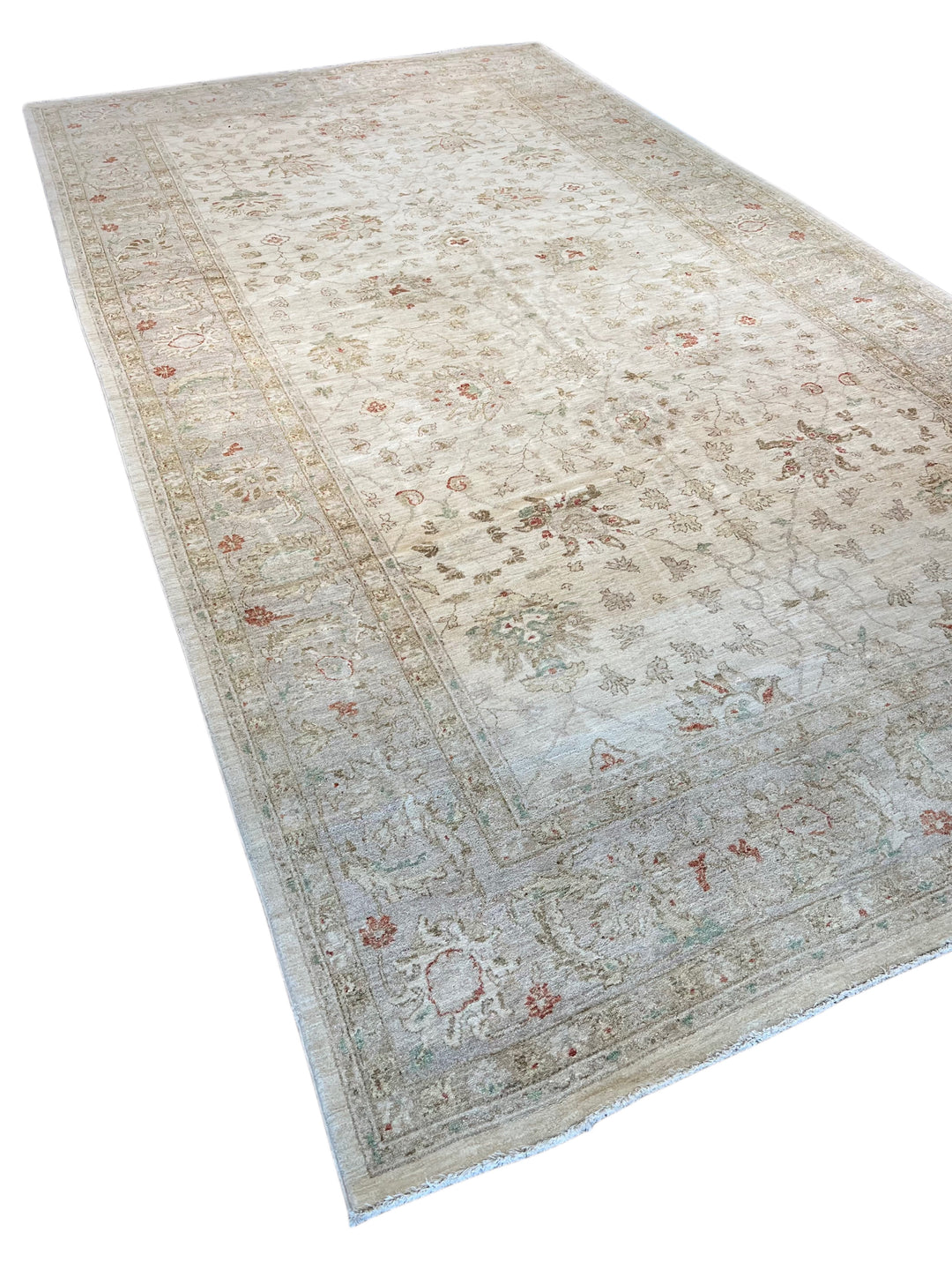 Ivory Elysian – Oversized Ivory &amp; Sage Agra Style Rug | 10’1” × 18’9”
