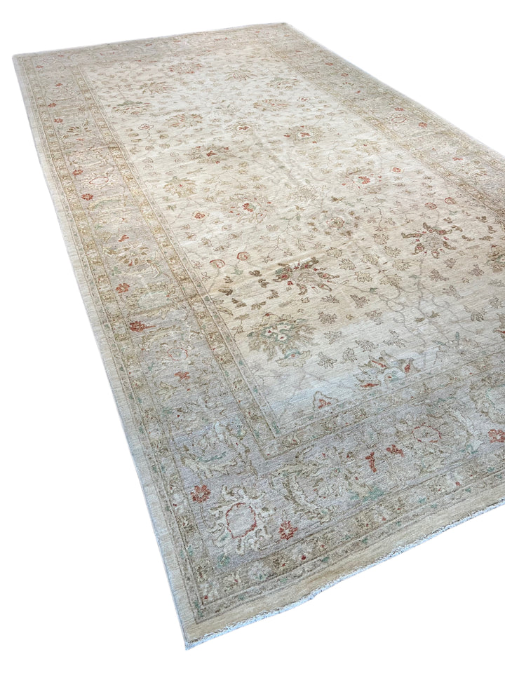Ivory Elysian – Oversized Ivory &amp; Sage Agra Style Rug | 10’1” × 18’9”