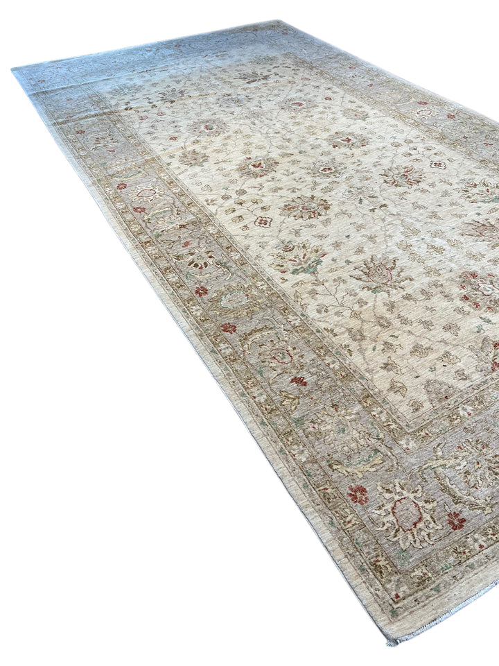 Ivory Elysian – Oversized Ivory &amp; Sage Agra Style Rug | 10’1” × 18’9”