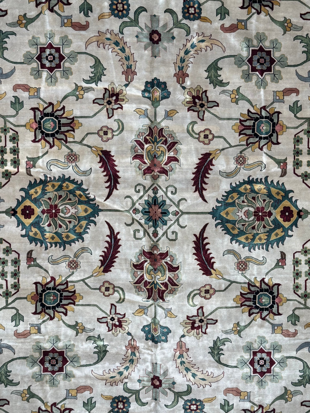 Noir Botanica – Ivory &amp; Black Floral Traditional Style Rug | 11’10” × 15’4”