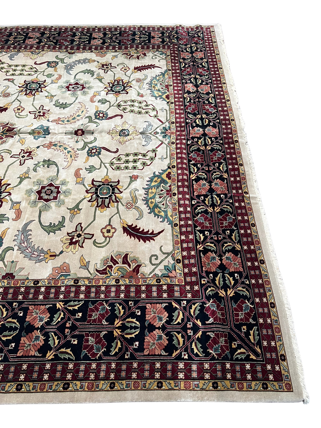 Noir Botanica – Ivory &amp; Black Floral Traditional Style Rug | 11’10” × 15’4”